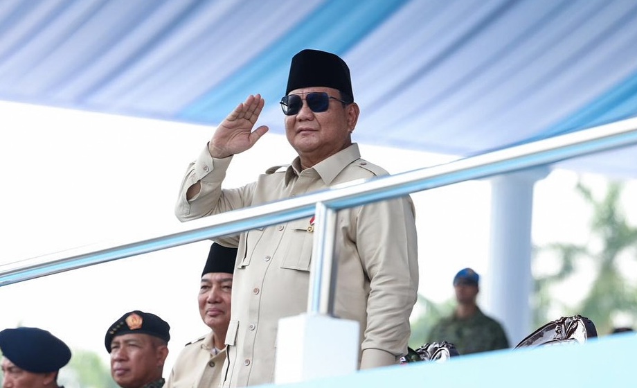 Presiden menjadi inspektur upacara dalam peringatan Hari Ulang Tahun ke-80 Tentara Nasional Indo (2)